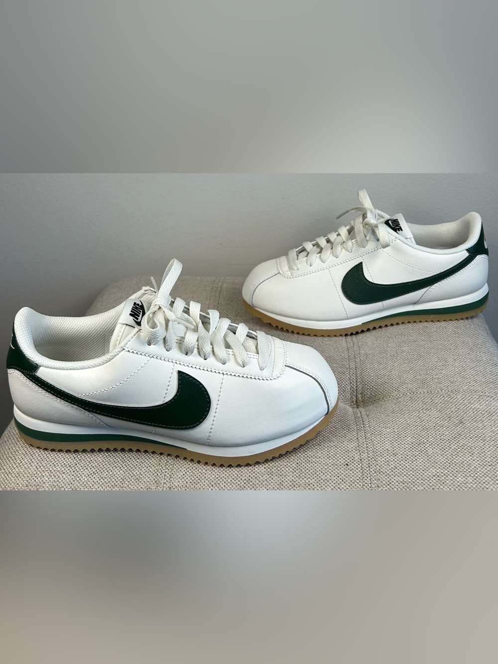 Nike Cortez Women’s Leather Sneakers Shoes Size 6 White Fir Green New/No Box